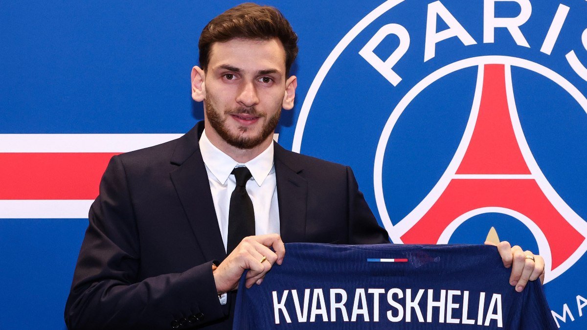 Paris St Germain, Kvaratskhelia’yı transfer etti: 70 milyon euro