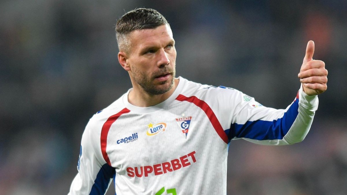 39 yaşındaki Lukas Podolski’den yeni sözleşme