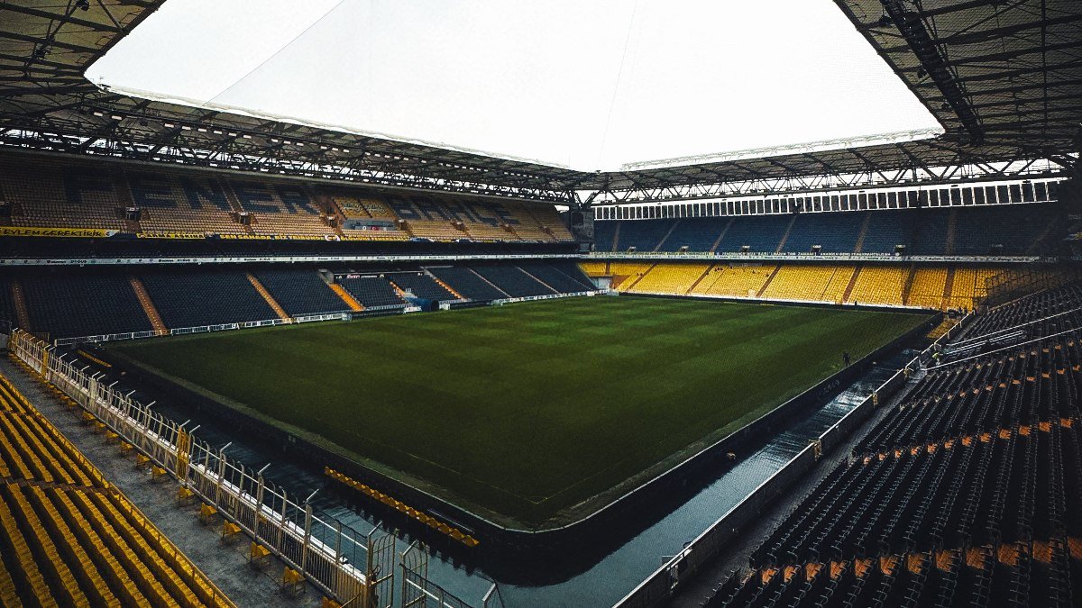 Şükrü Saraçoğlu Stadı’nda tadilat başladı
